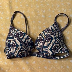 Body glove heavily padded IKAT push up swim top